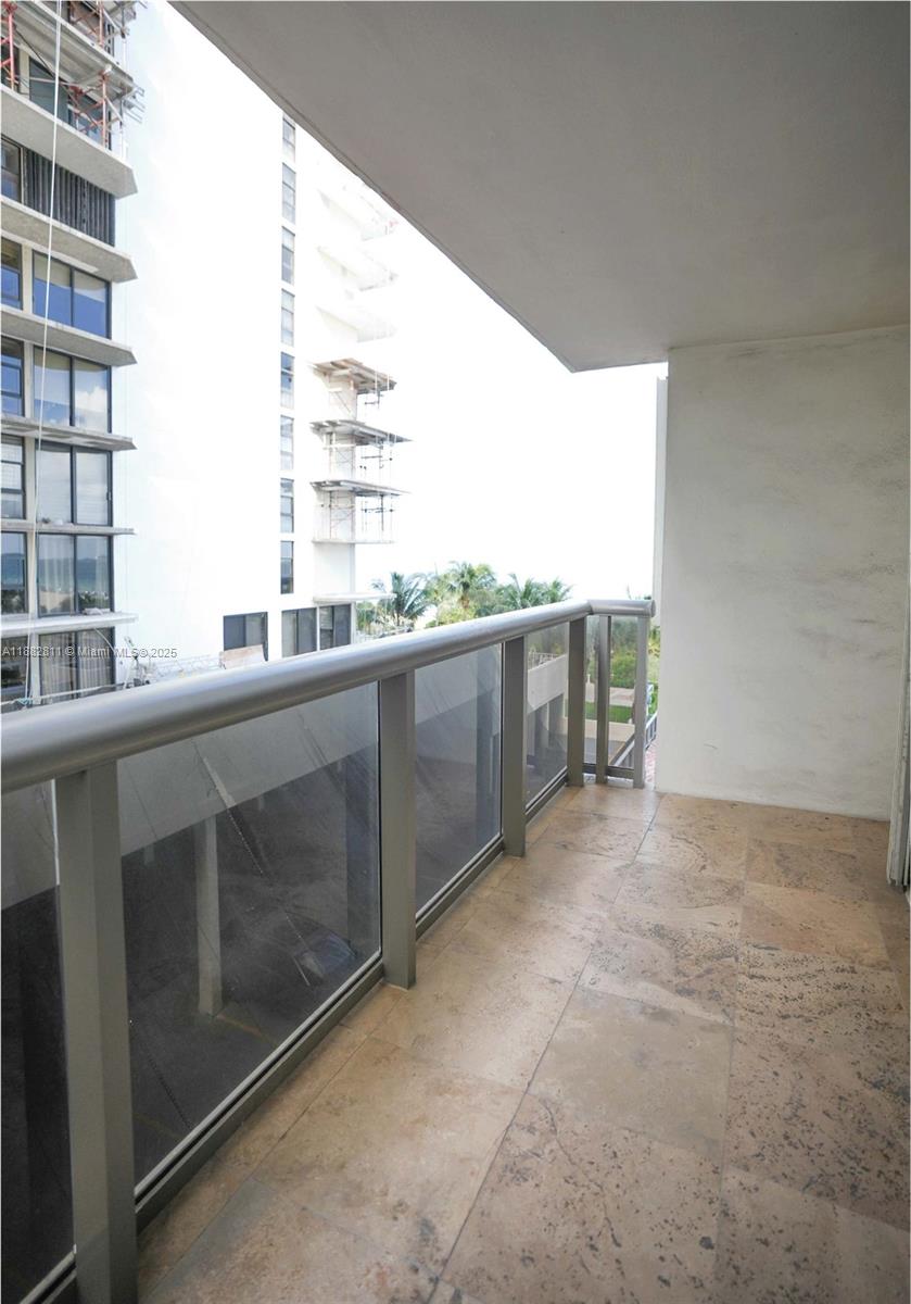 Miami Beach Condo: 6039 Collins Avenue