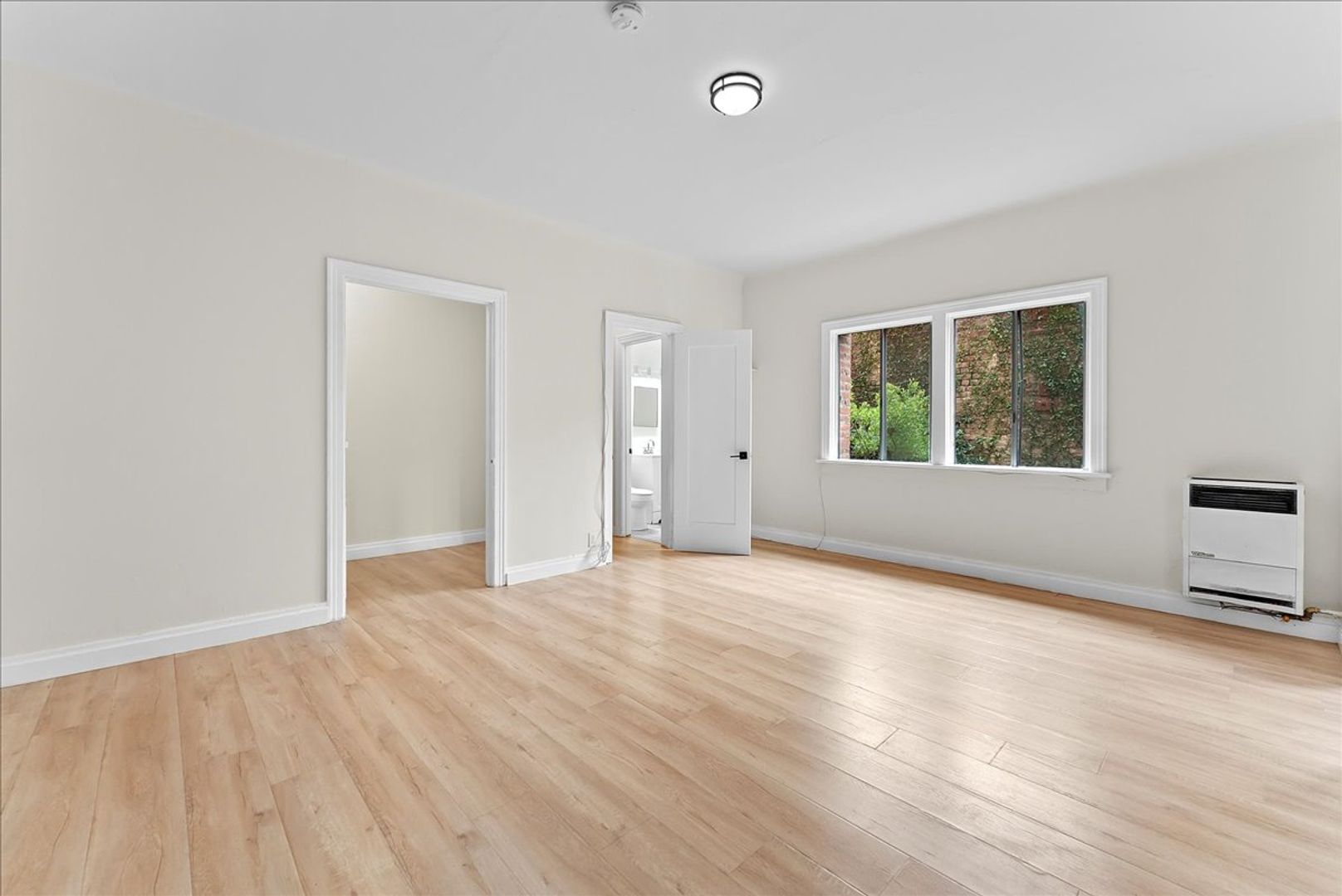 Los Angeles Condo: 1475 W. Adams Blvd.