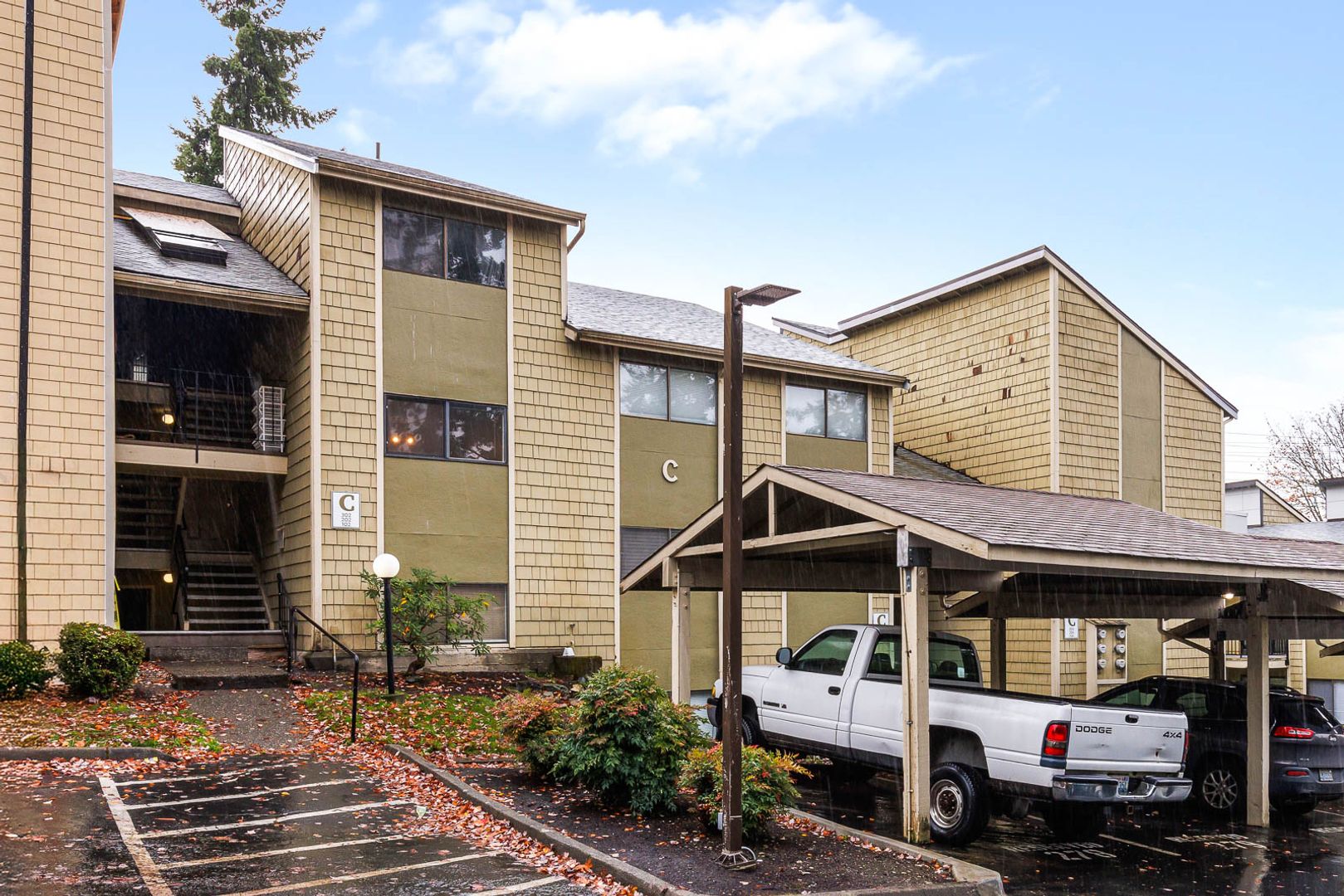 Renton Condo: 2020 Grant Ave S