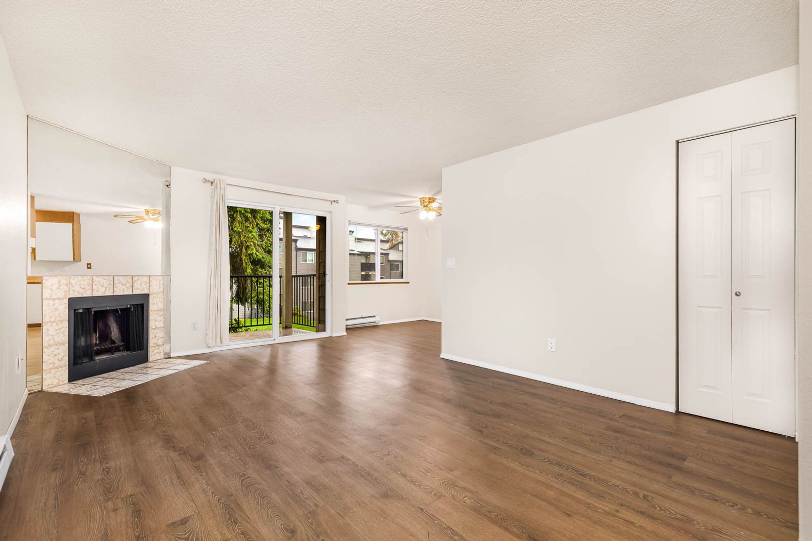 Renton Condo: 2020 Grant Ave S