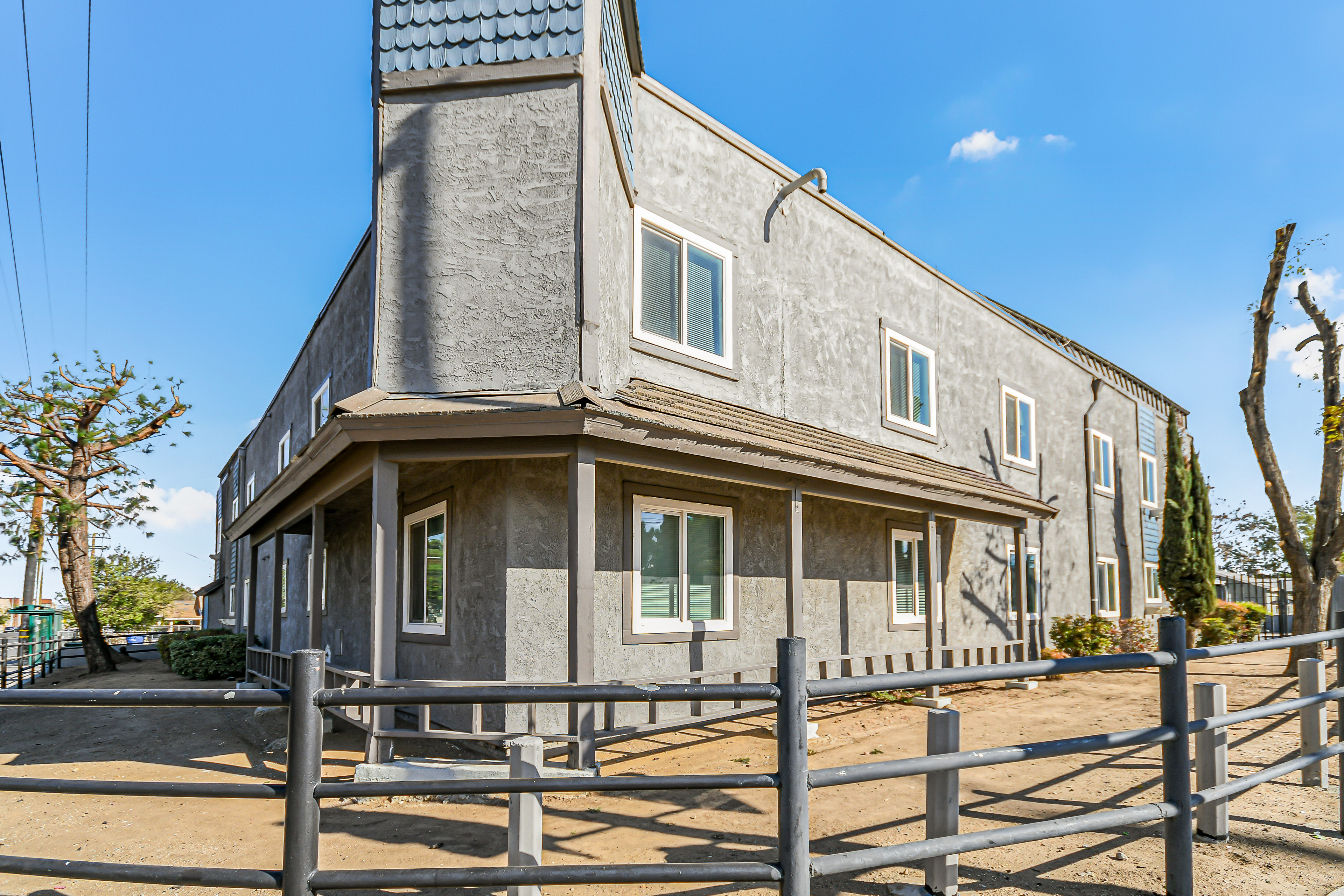 Palmdale Condo: 1005 East Ave  R