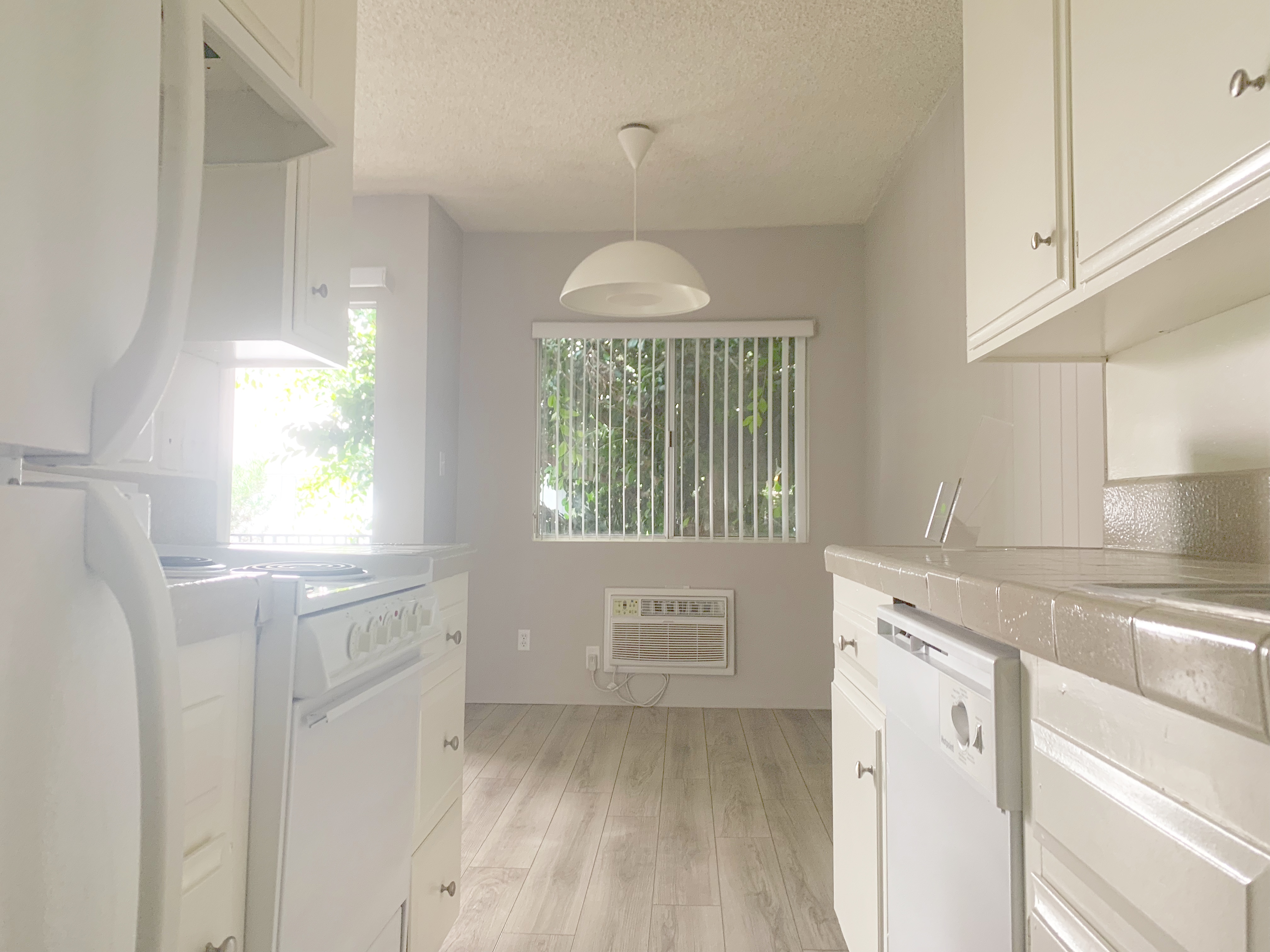 Los Angeles Condo: 1822 Colby Ave