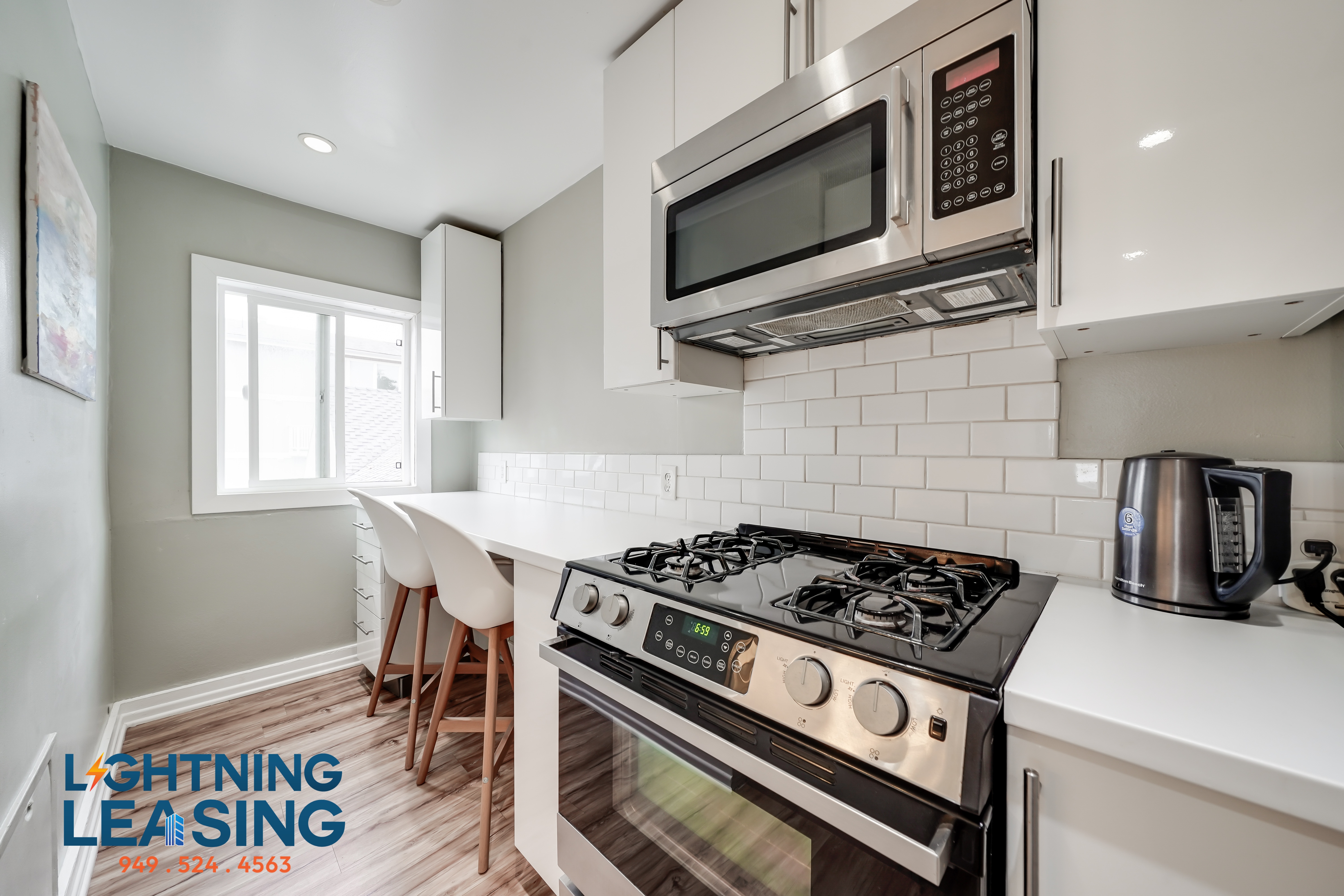 Santa Monica Condo: 10 27th Ave