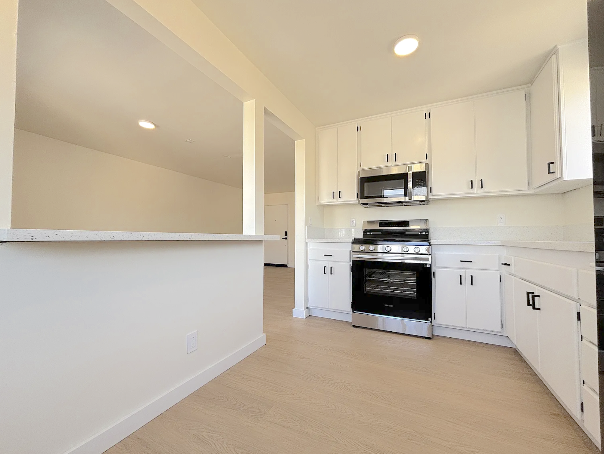 Los Angeles Condo: 6079 La Prada