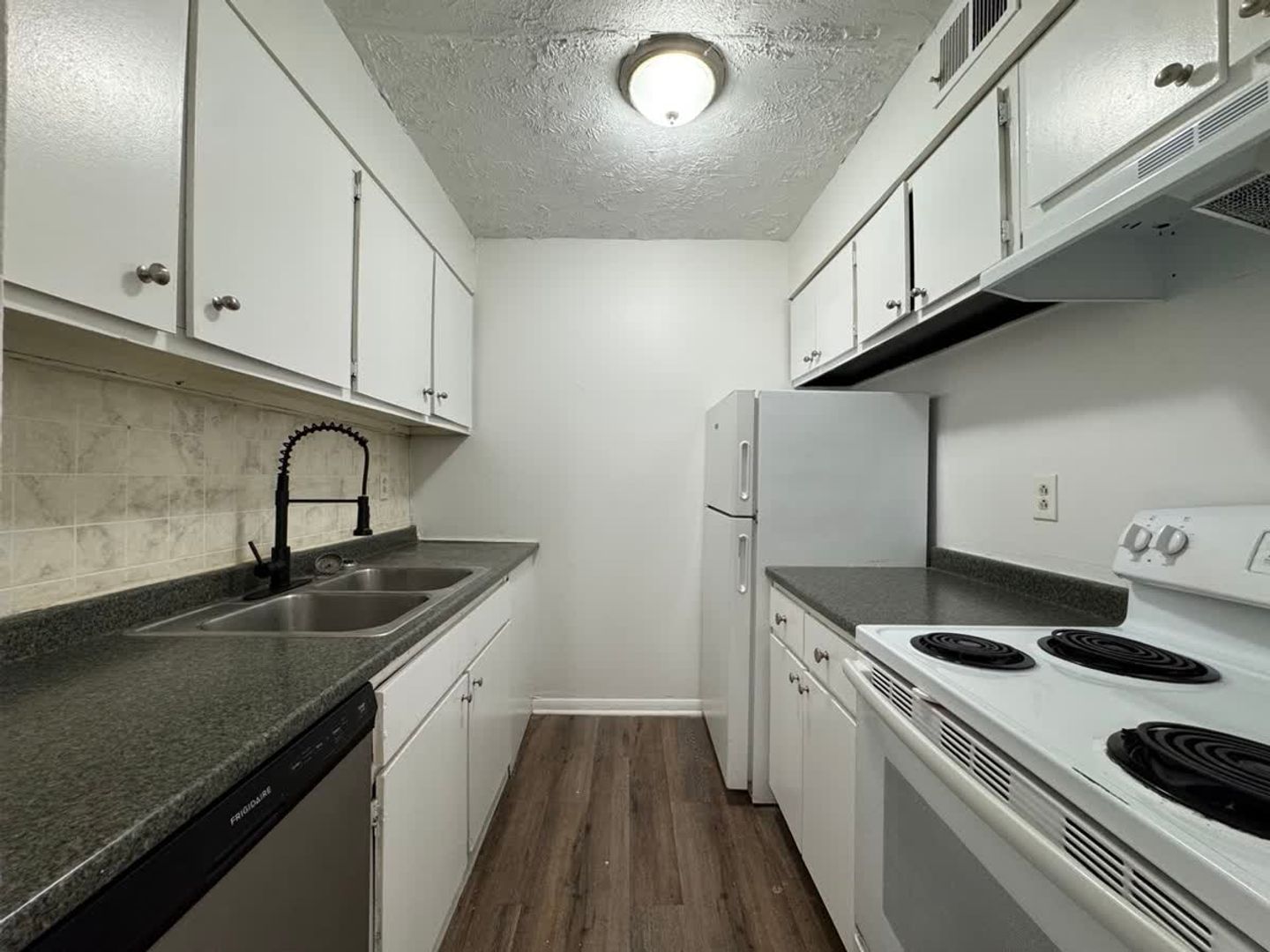 Lexington Apartment: 1349 Devonport Dr