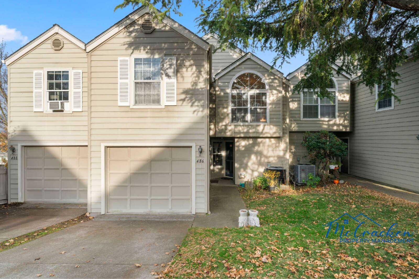 Ashland House: 486 Lori Ln