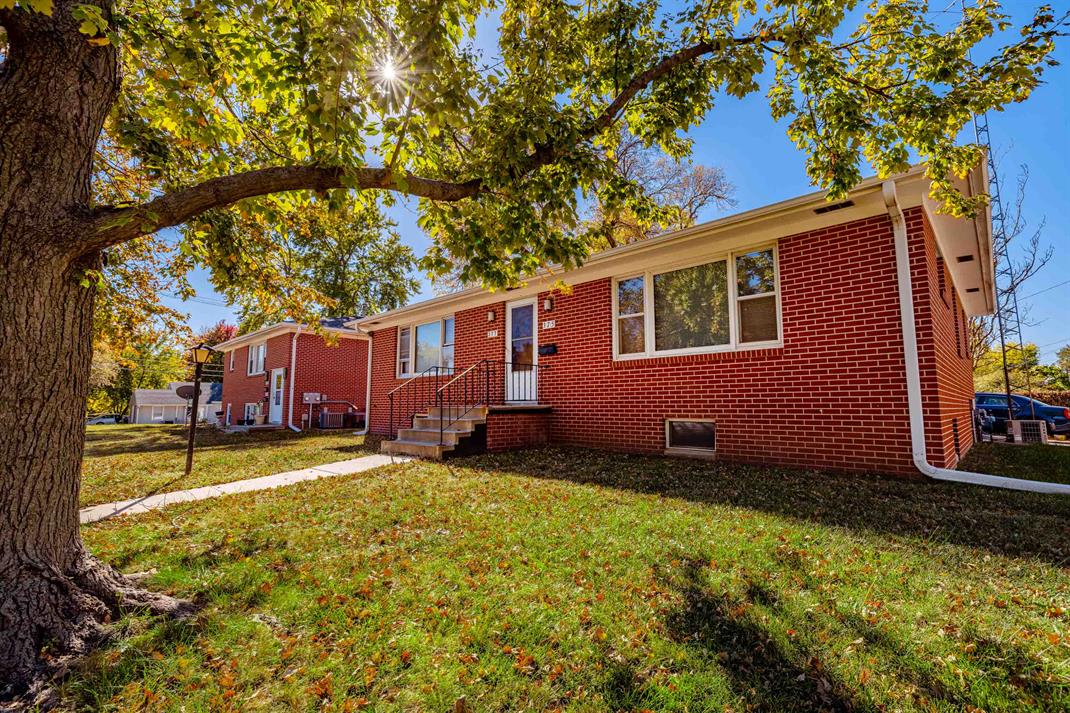 Lincoln Condo: 375 S 44th ST