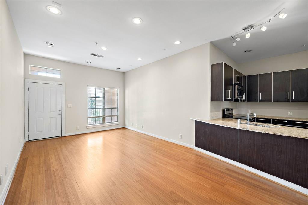 Houston Condo: 806 Jackson Hill St