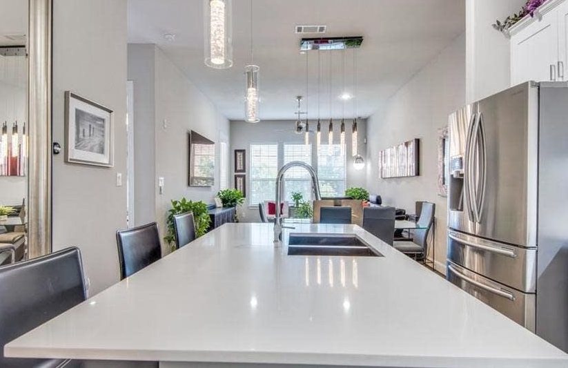 Addison Condo: 5015 Meridian Ln