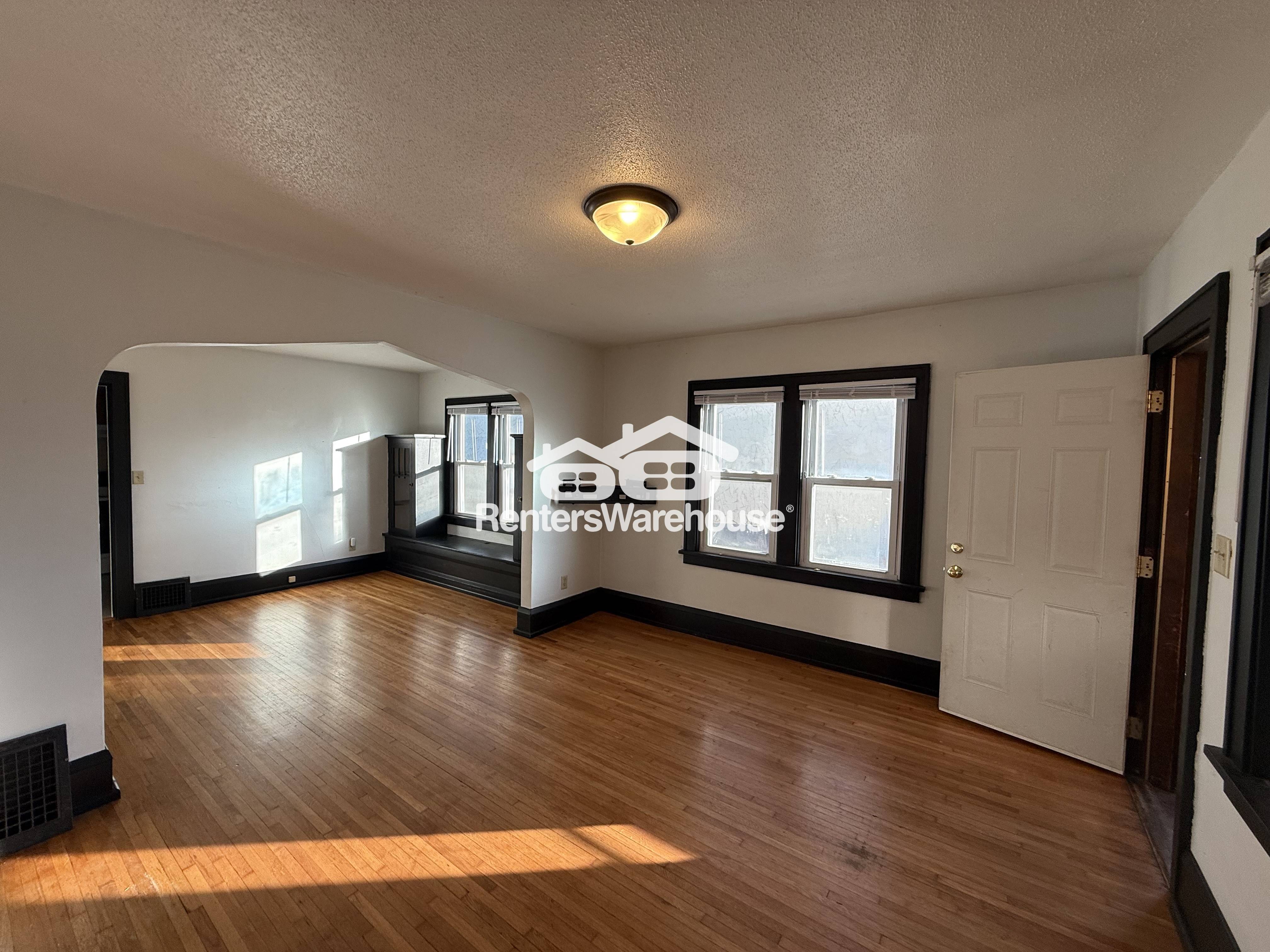 West St Paul Townhome: 991 Smith Ave S