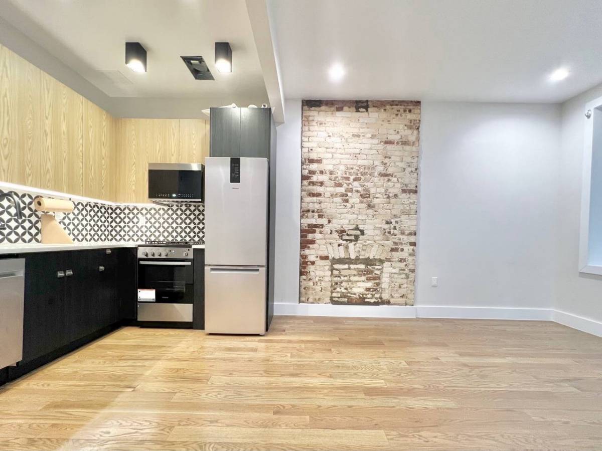 Brooklyn Condo: 2006 71st St