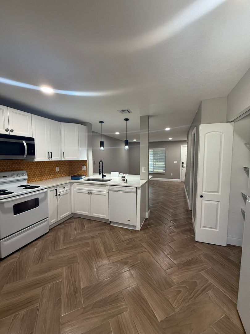 WINTER SPRINGS House: 102 KRISTI ANN CT.