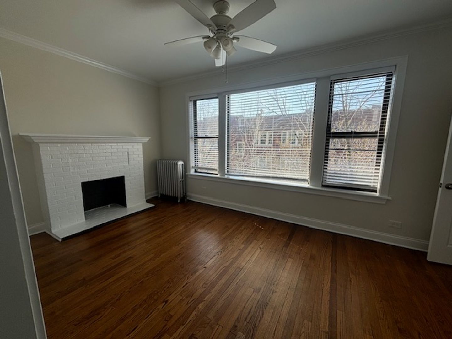 Chicago Condo: 1654 W Wallen Ave