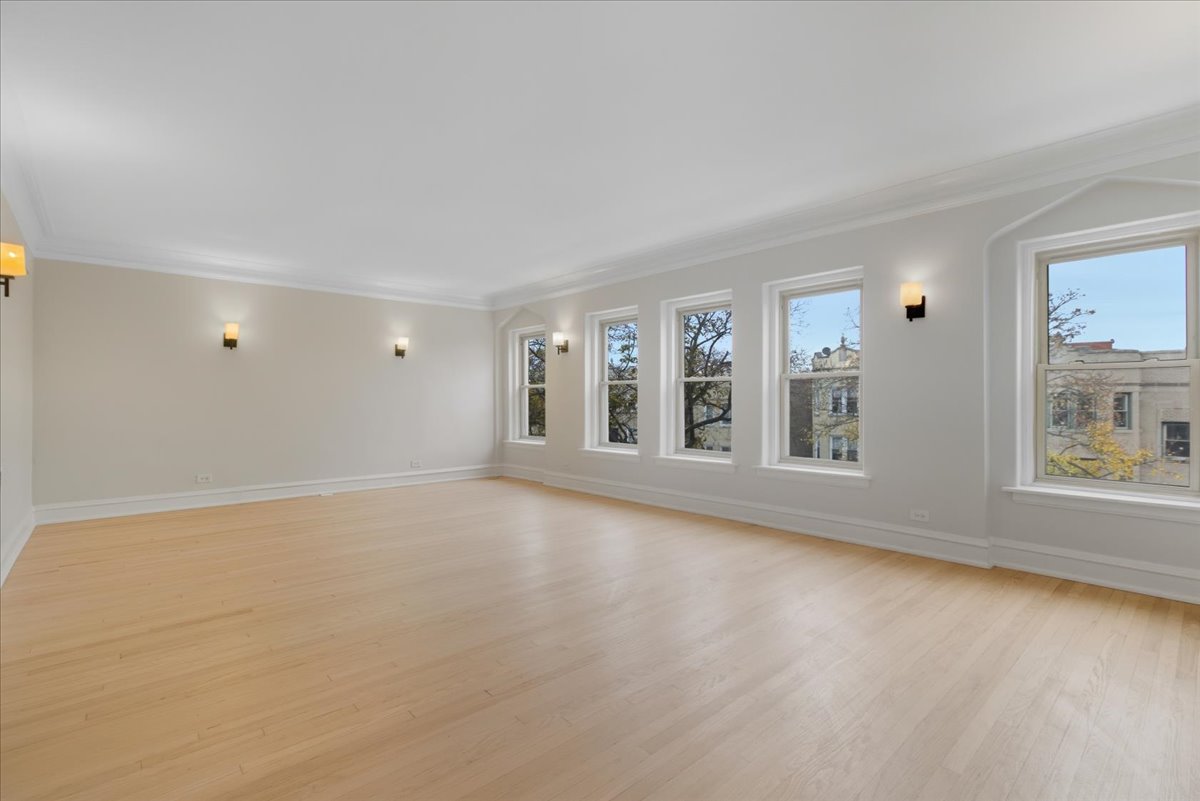 Chicago Condo: 6136 N Mozart Ave