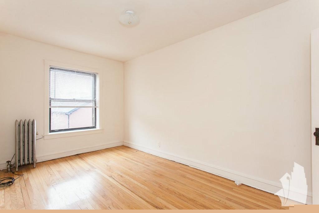 Chicago Condo: 2100 W Ainslie St