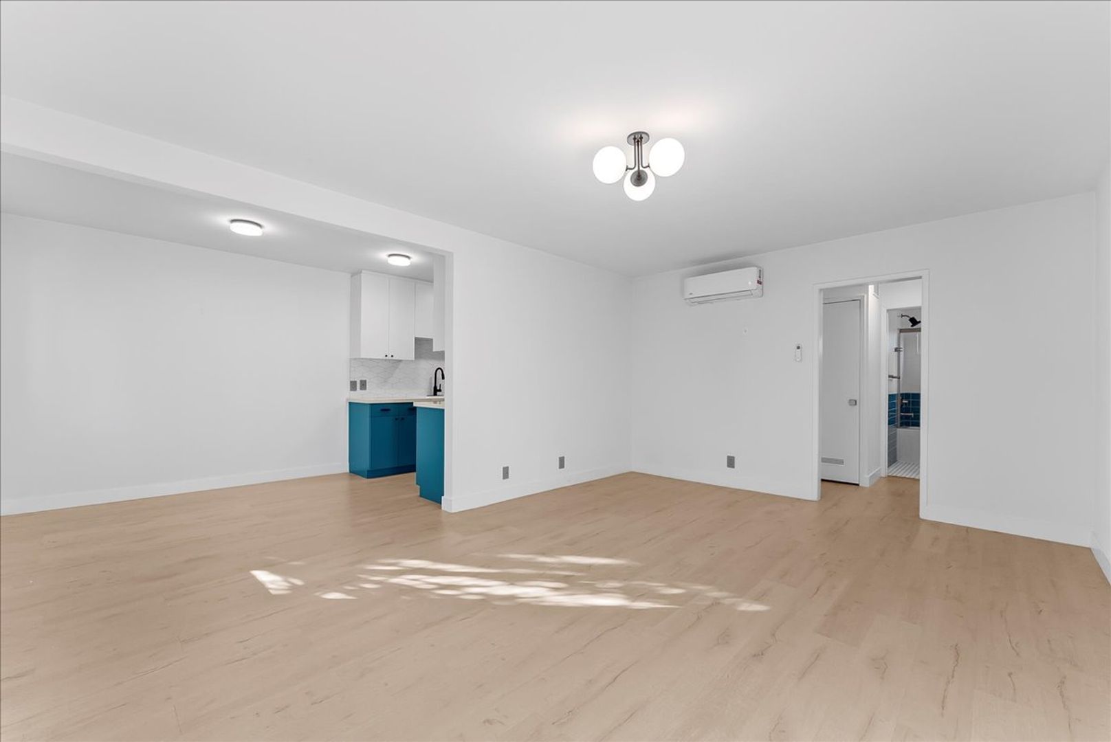 Los Angeles Condo: 1347 N. Las Palmas Ave.