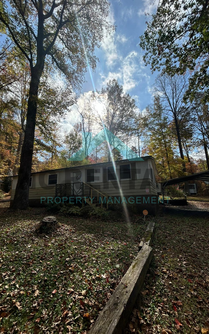 Kernersville House: 7100 Tipton Dr