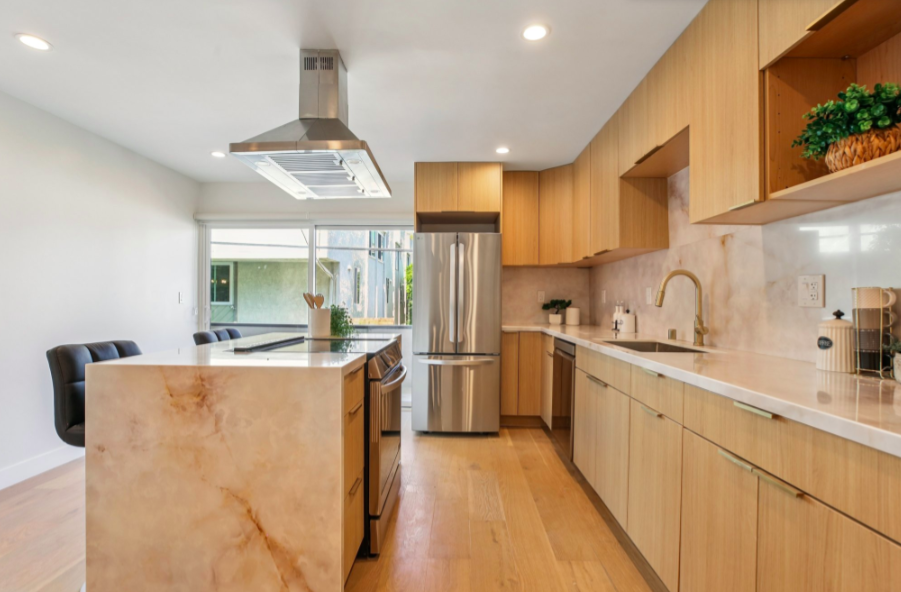 Los Angeles Condo: 1824 Fairburn Ave