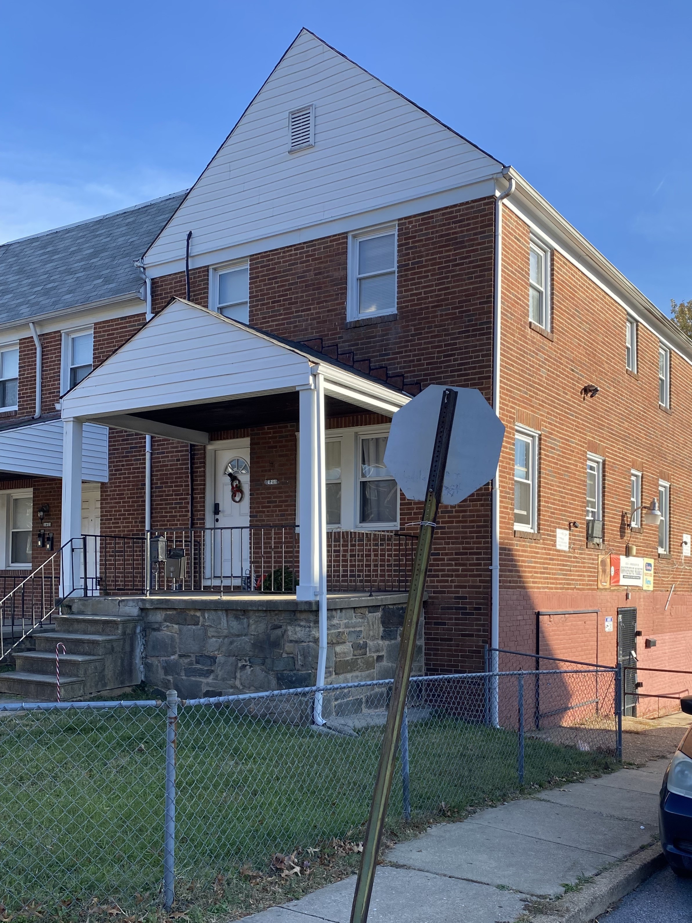 Baltimore Townhome: 823 N Woodington Rd