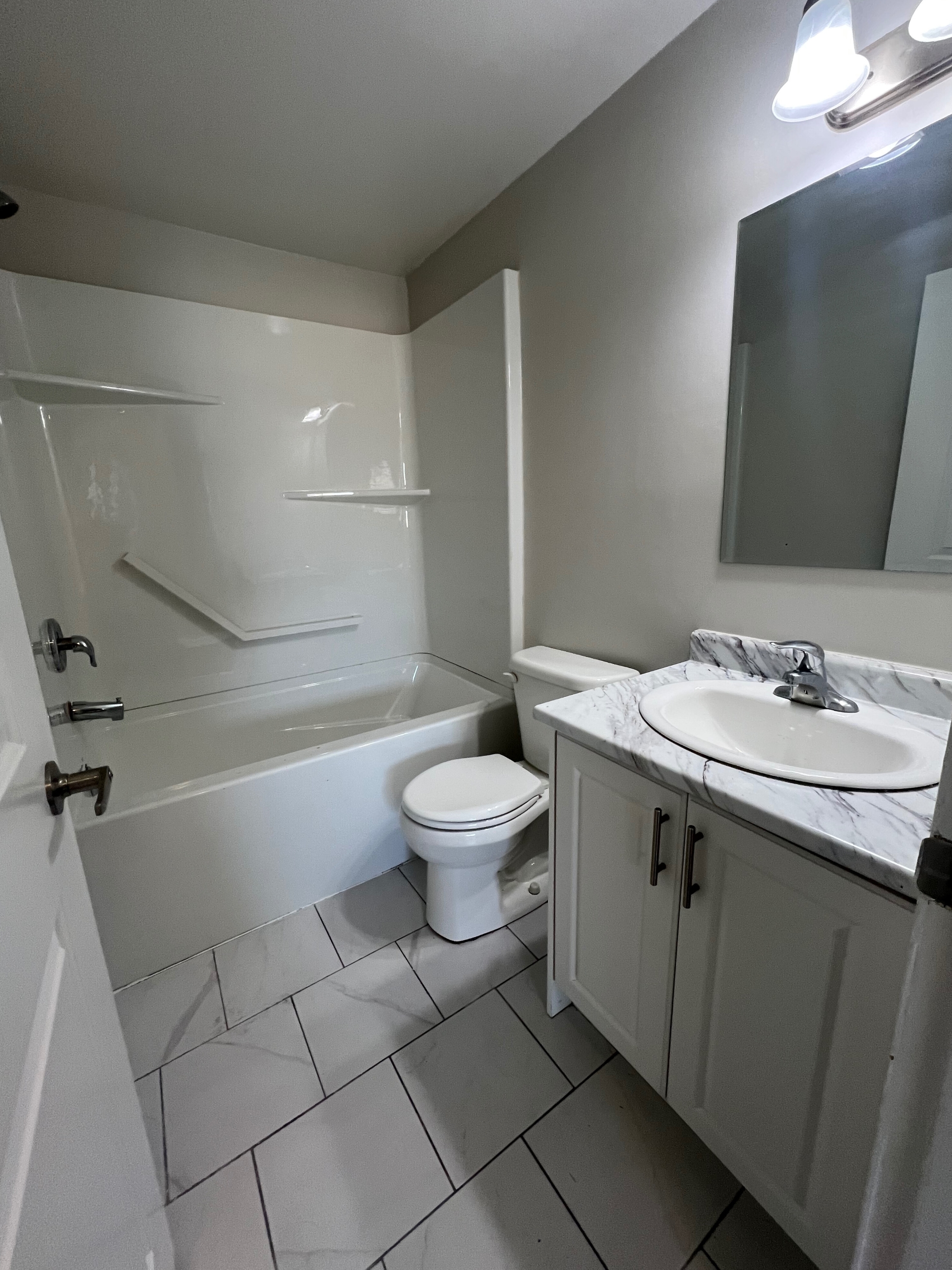 Sarnia Condo: 225 Queen St