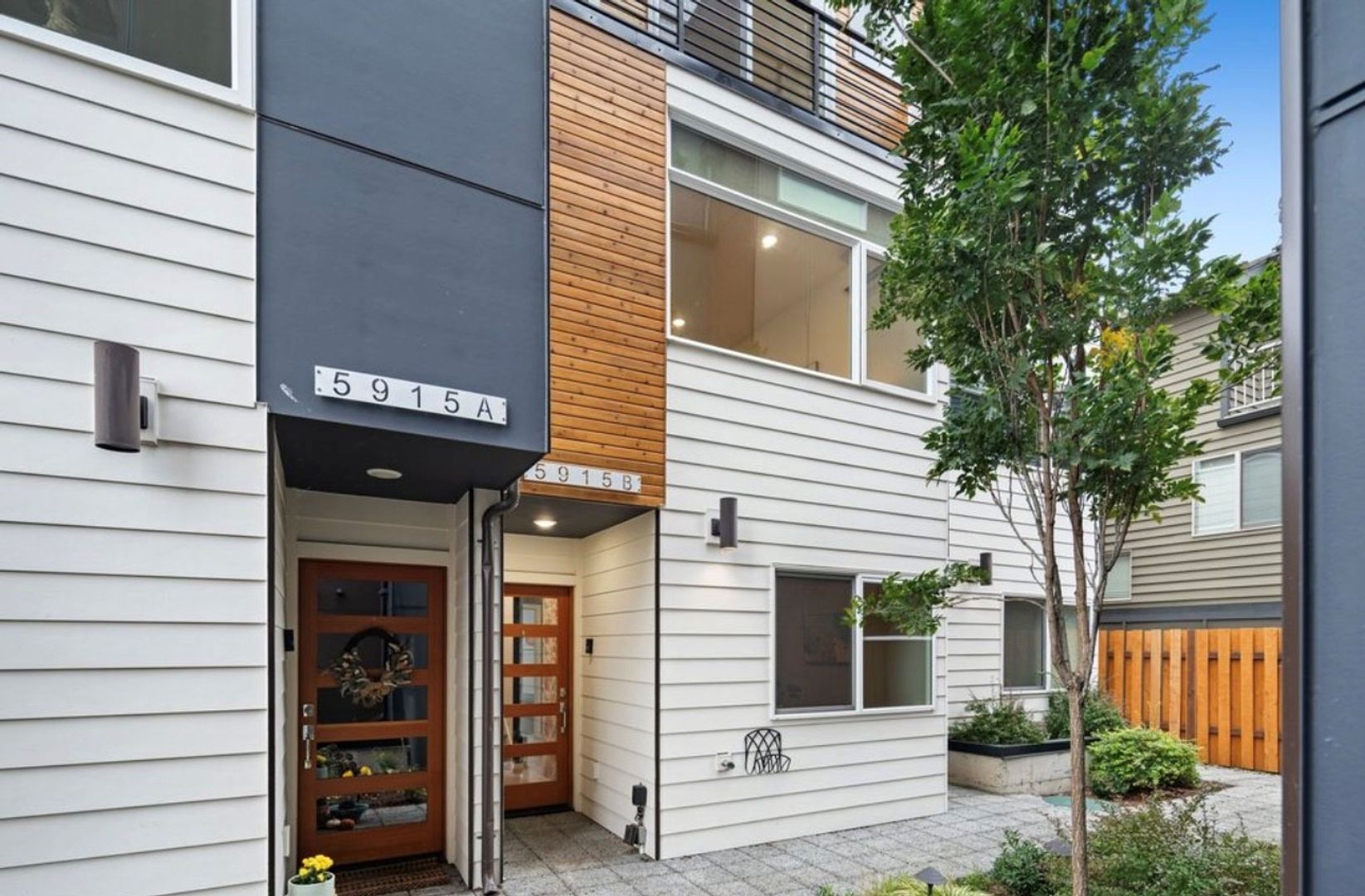 Seattle Townhome: 5915 B California Ave SW