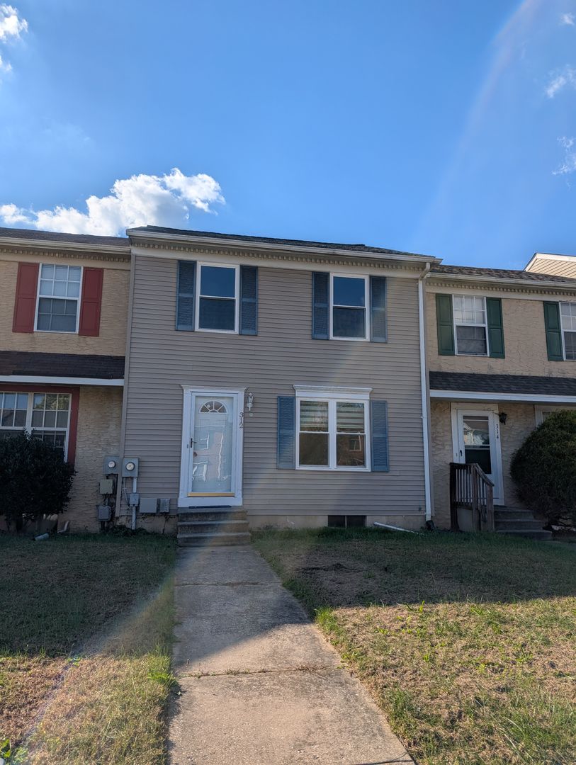 Dover House: 312 Cold Spring Place