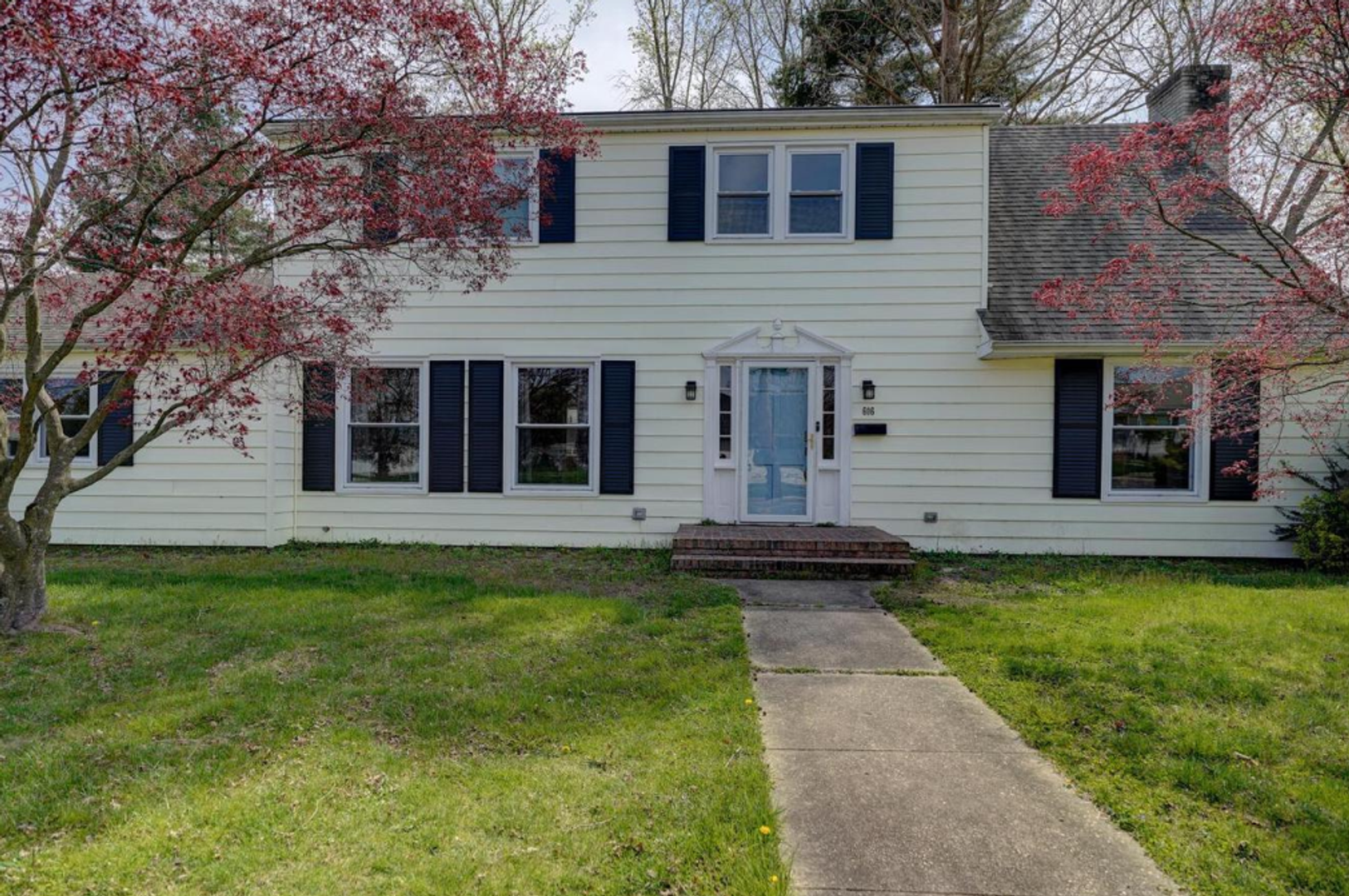 Dover House: 606 Wyoming Avenue