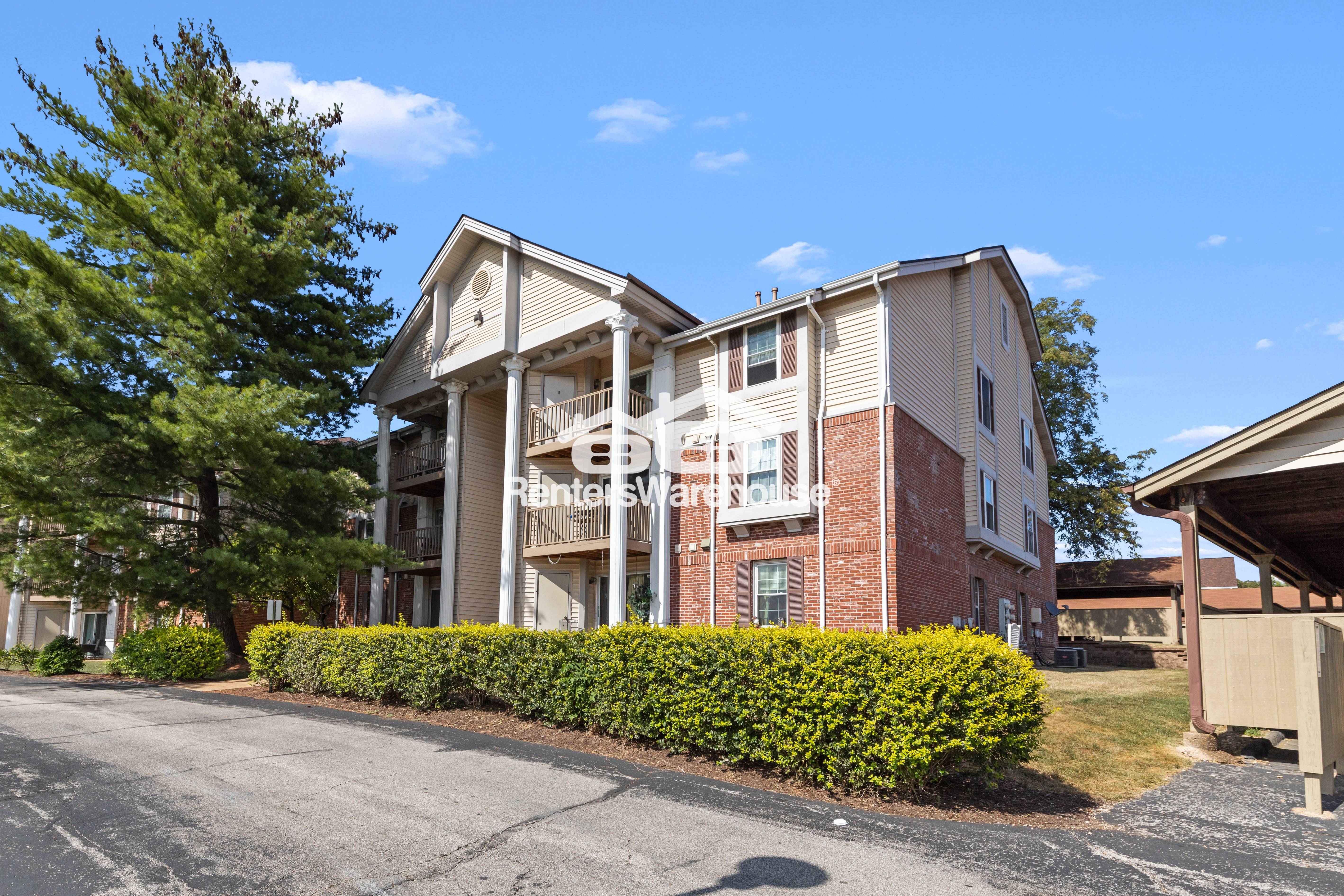 Ballwin Condo: 708 Ridgeside Dr