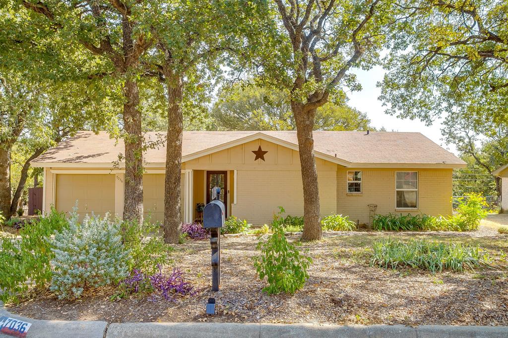 North Richland Hills Condo: 7036 Crabtree Lane