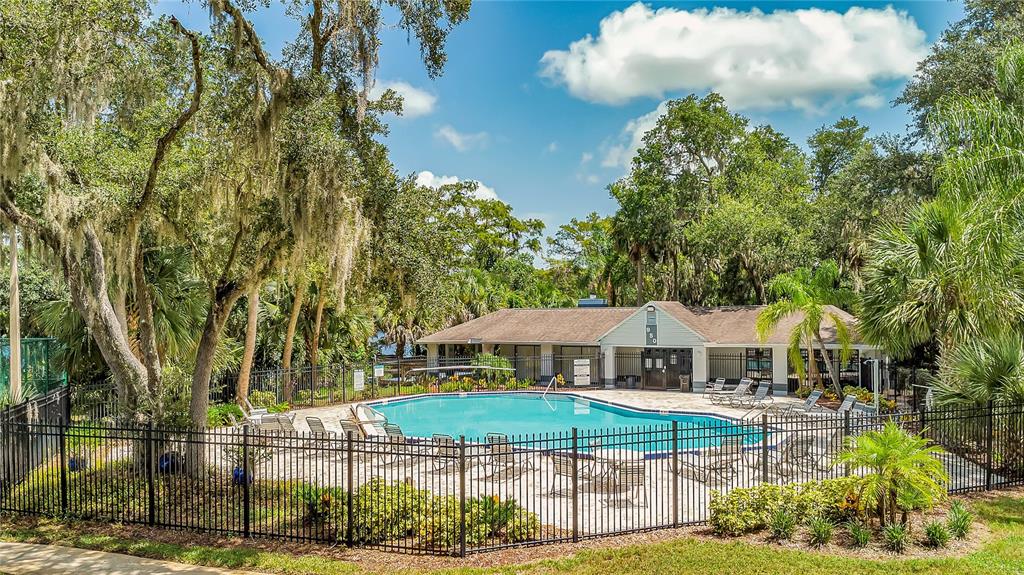 Sanford Condo: 305 Northlake Drive