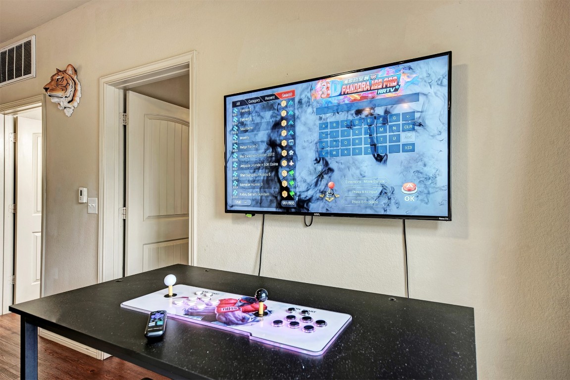 Austin Condo: 5117 North Lamar Boulevard