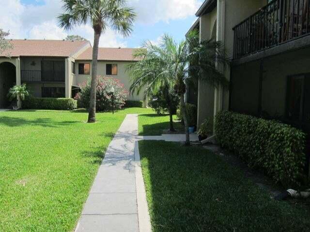Greenacres Condo: 533 Shady Pine Way