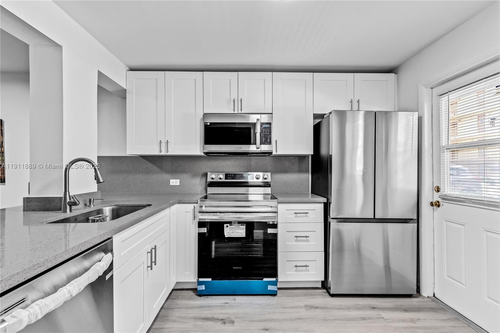 Miami Condo: 445 Northeast 195th Street
