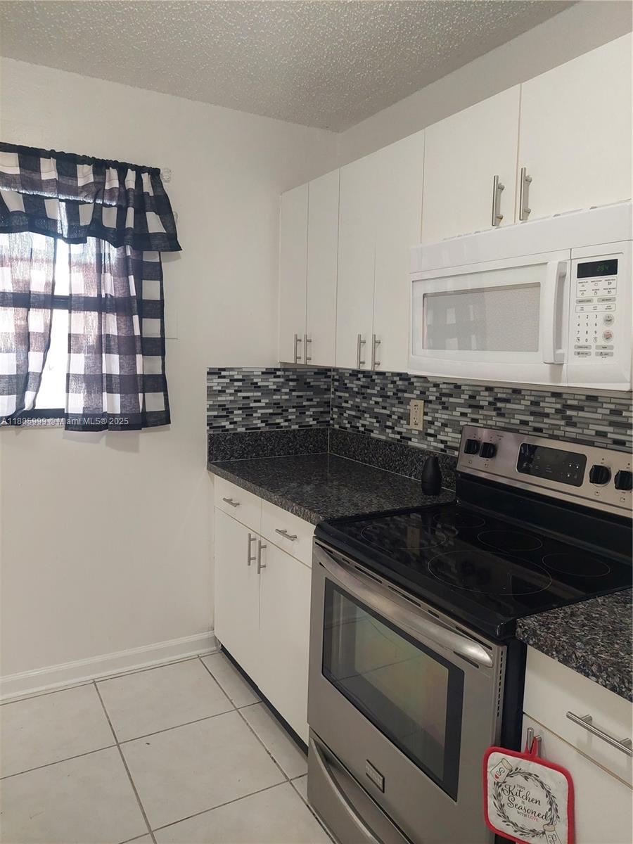 Miami Condo: 860 Northeast 209th Terrace