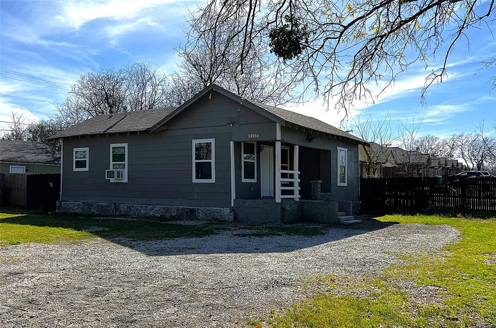 Sansom Park Condo: 5205 Calloway Street