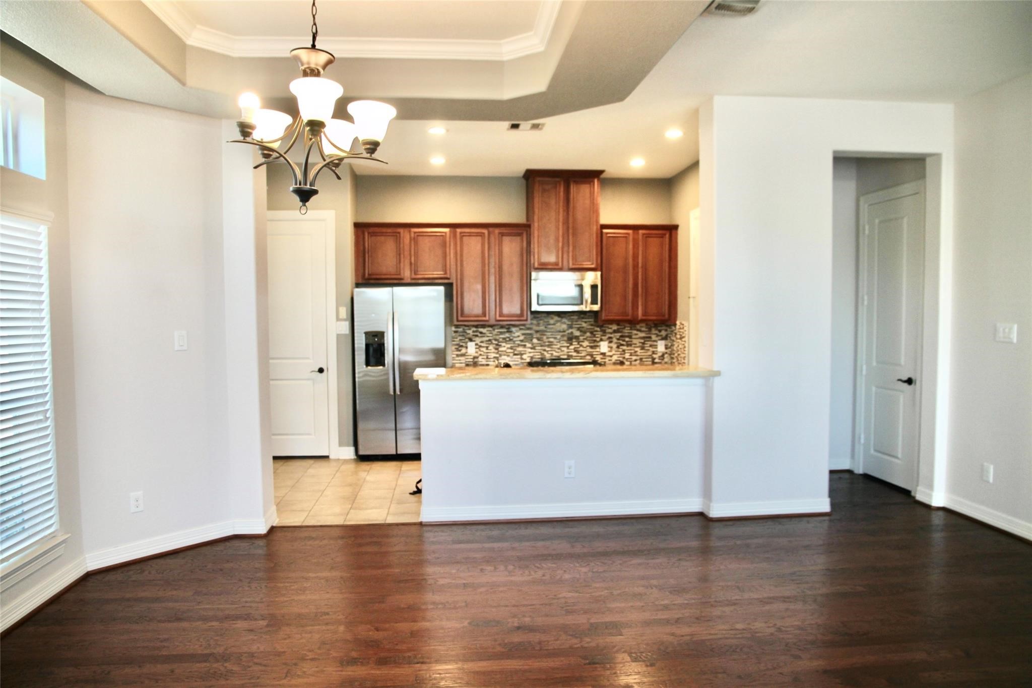 Houston Condo: 28 West Oaks Drive