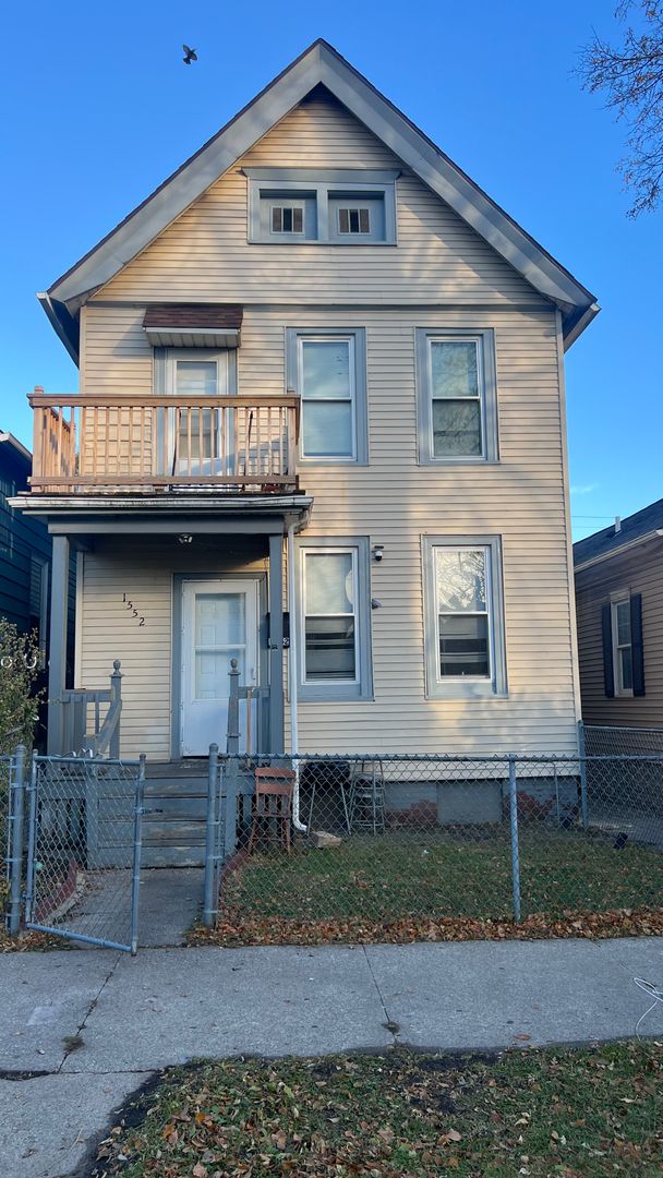 Milwaukee Condo: 1552 South 3rd Street