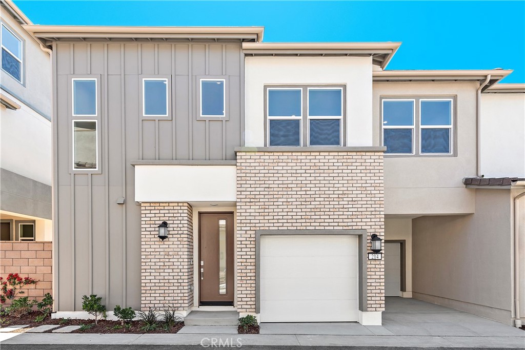 Lake Forest Condo: 214 Denali