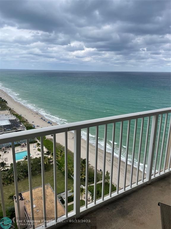 Hallandale Beach Condo: 1950 South Ocean Drive