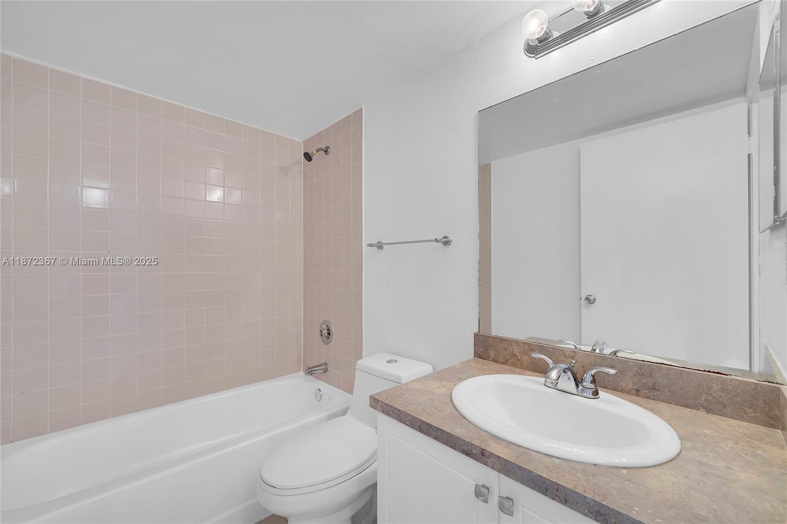 Cutler Bay Condo: 8260 Southwest 210th Street