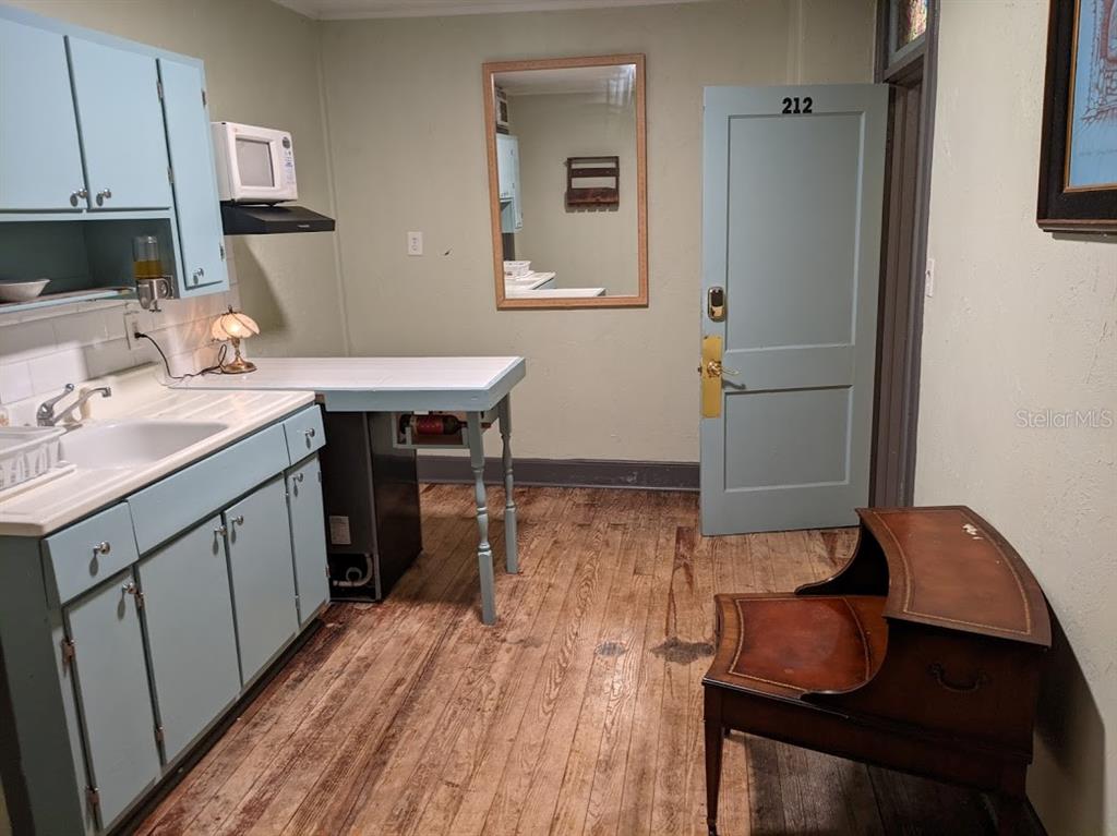 Nokomis Condo: 401 Colonia Lane East