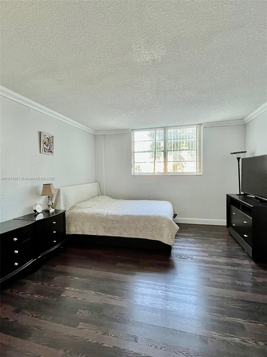 Sunny Isles Beach Condo: 19390 Collins Avenue