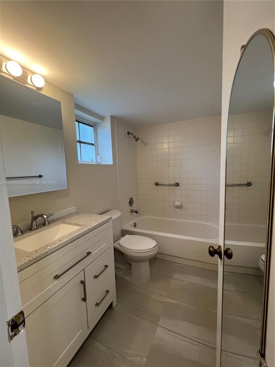 Cutler Bay Condo: 21121 Southwest 85th Avenue