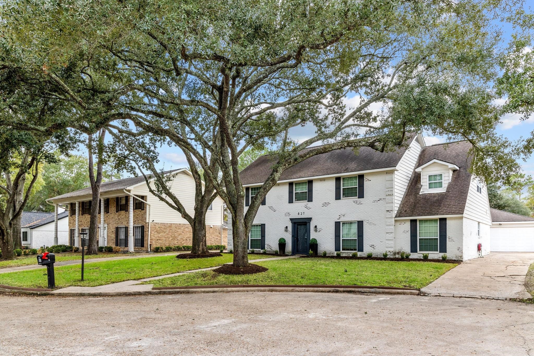 Houston Condo: 827 Thicket Lane