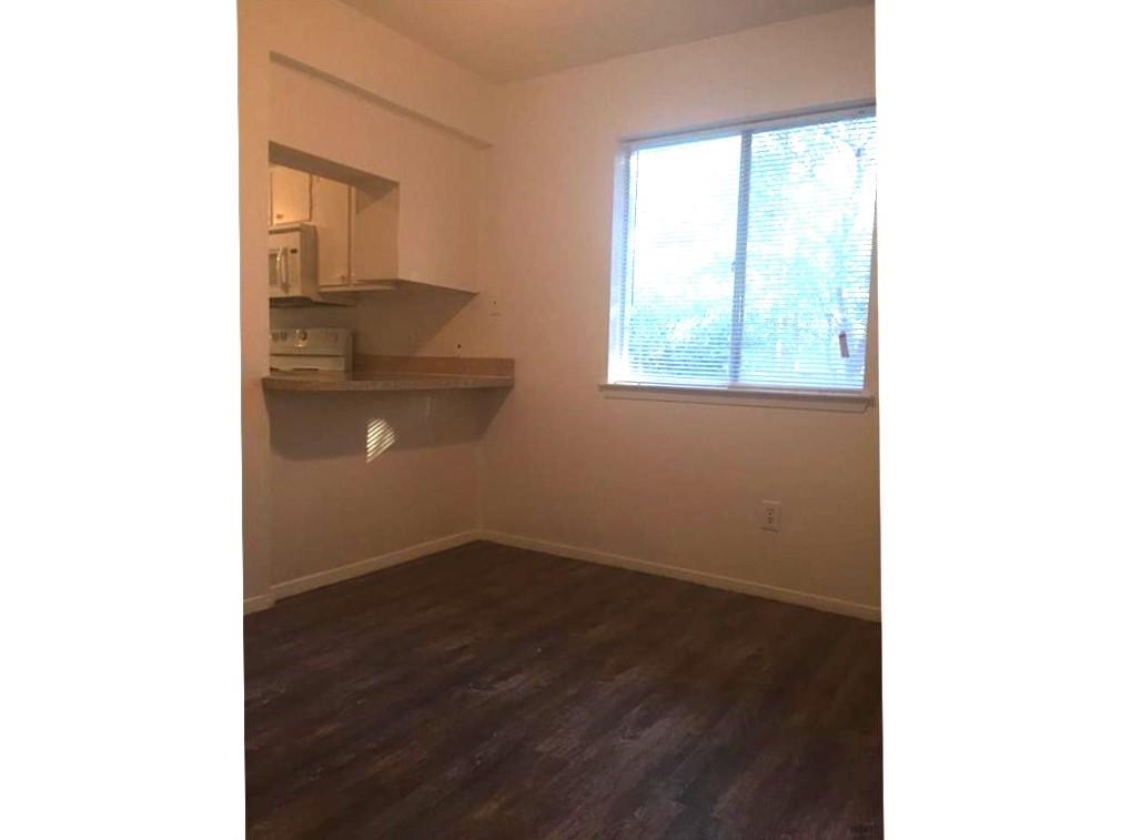 Arlington Condo: 1302 Mohawk Drive