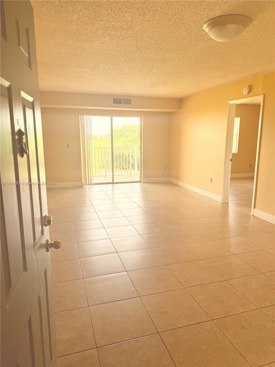 Cutler Bay Condo: 8200 Southwest 210th Street