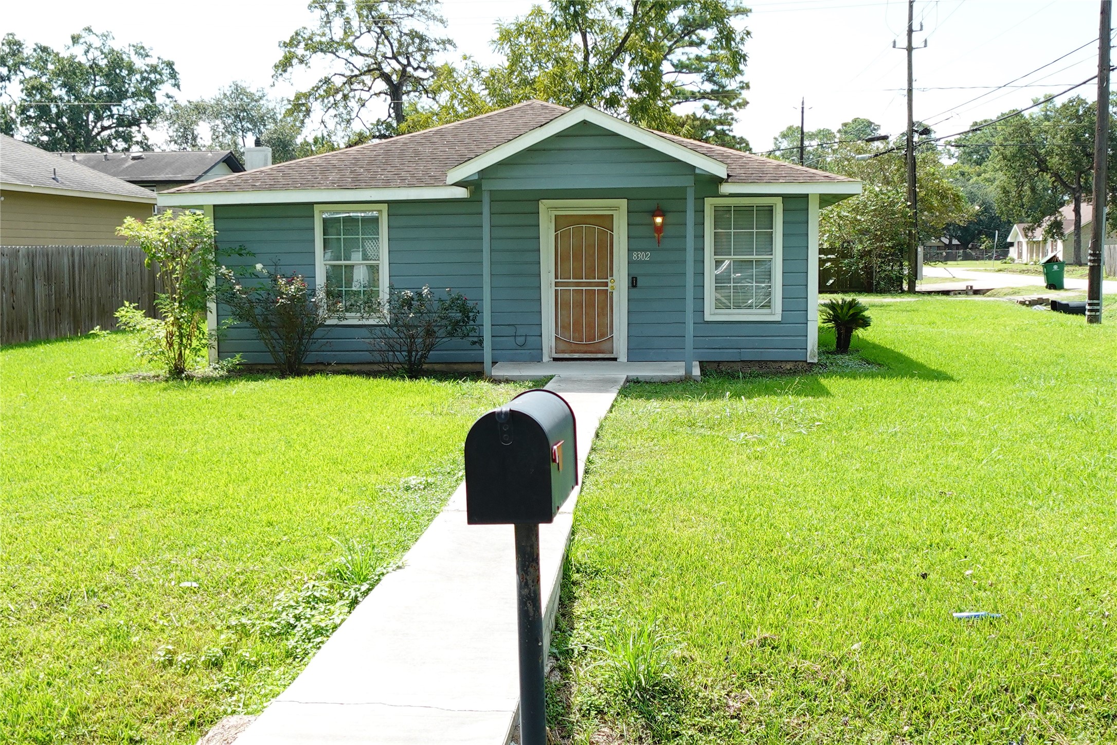 Houston Condo: 8302 Caddo Road