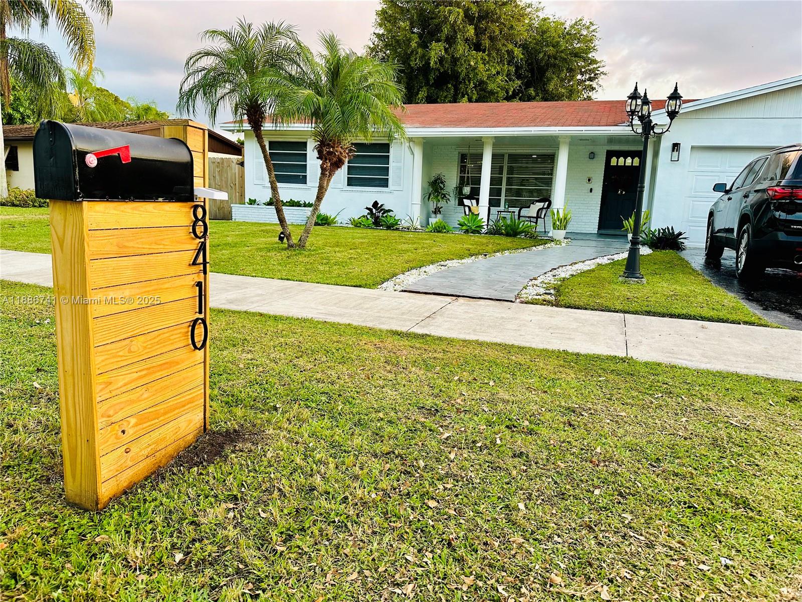 Cutler Bay Condo: 8410 Southwest 201st Street