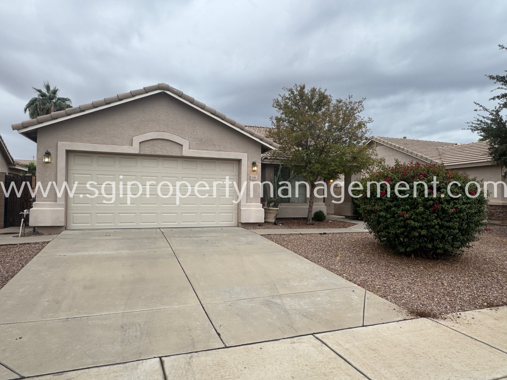 San Tan Valley House: 2191 W Goldmine Mountain Dr