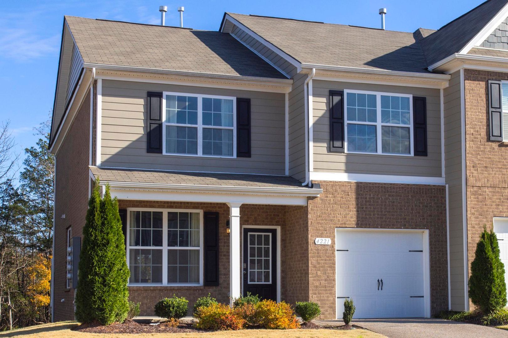 Smyrna House: 4221 Grapevine Loop